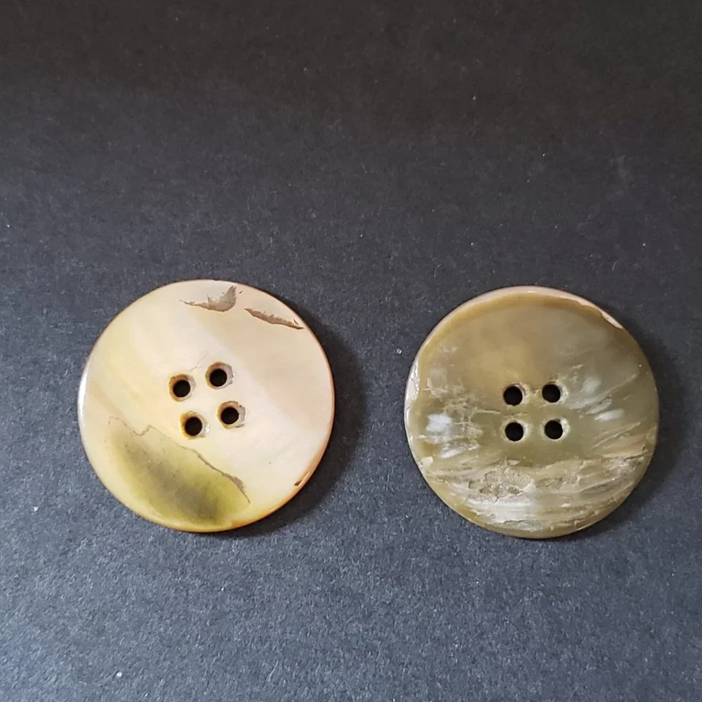 (4/$15) Vintage mother of pearl sewing buttons